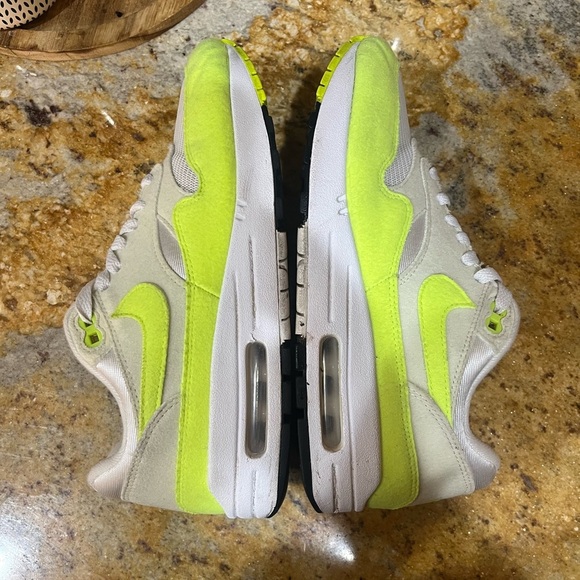 Nike Air Max 1 '87 Volt Suede size 7.5 - Picture 7 of 8